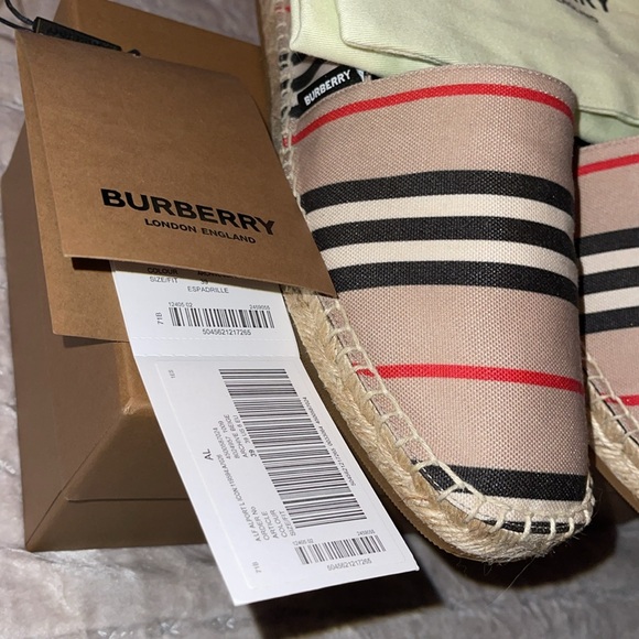 Burberry 100% authentic espadrilles Color is archive beige size 39. Never used. - Picture 4 of 12